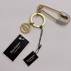 JUICY COUTURE Safety Pin Key Chain in Gold